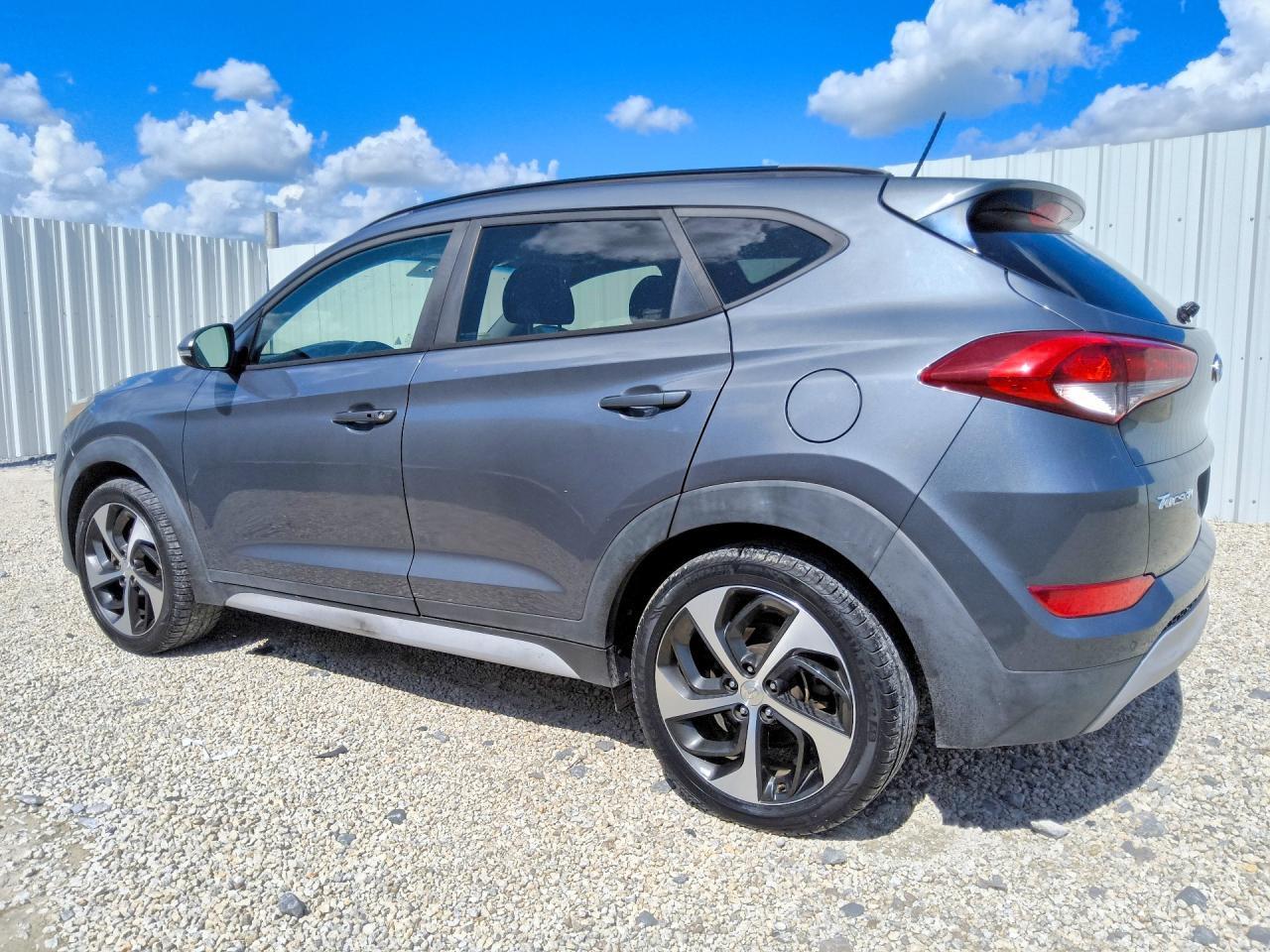 2017 HYUNDAI TUCSON VALUE — Фото 2 из 13