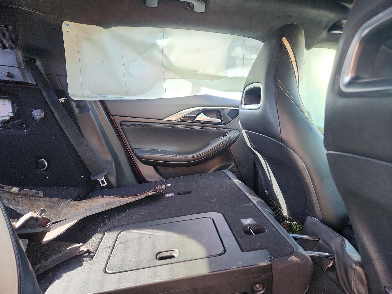 2017 INFINITI QX30 BASE — Фото 10 из 12