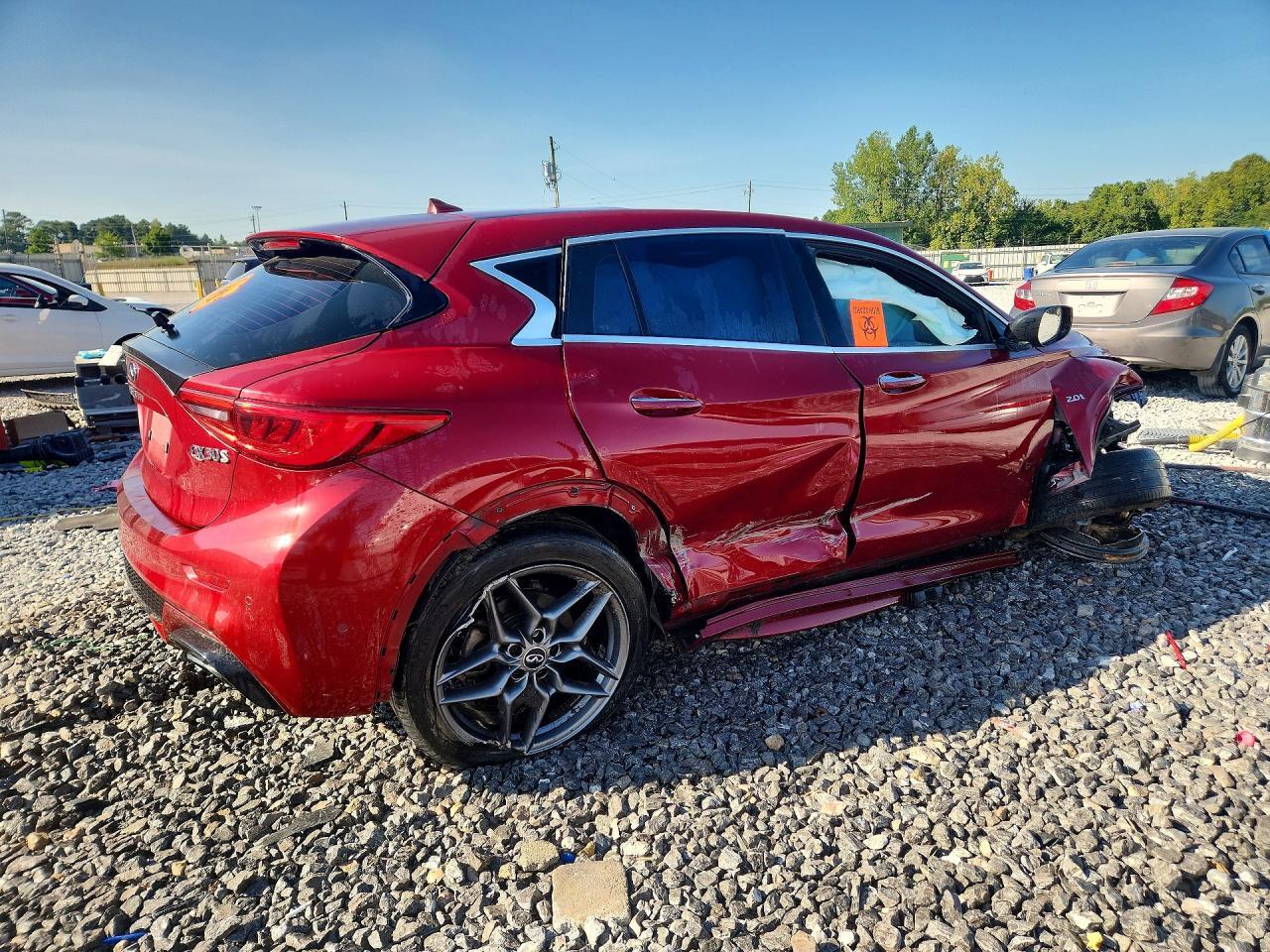 2017 INFINITI QX30 BASE — Фото 3 из 12