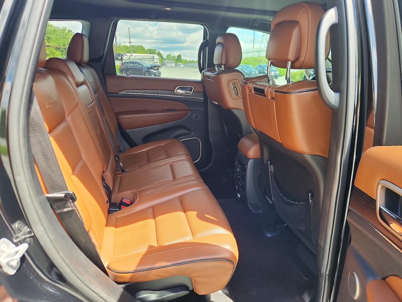 2017 JEEP GRAND CHEROKEE SUMMIT — Фото 11 из 13