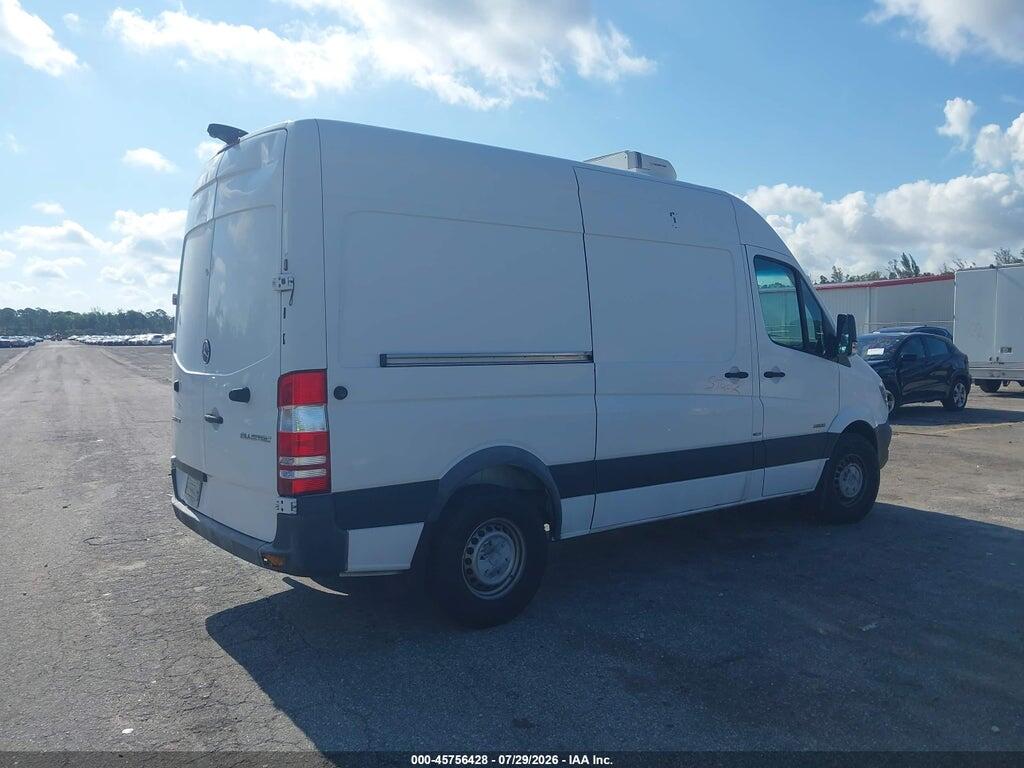 WD3PE7DD9GP177857 2016 MERCEDES-BENZ SPRINTER 2500 photo no. 4