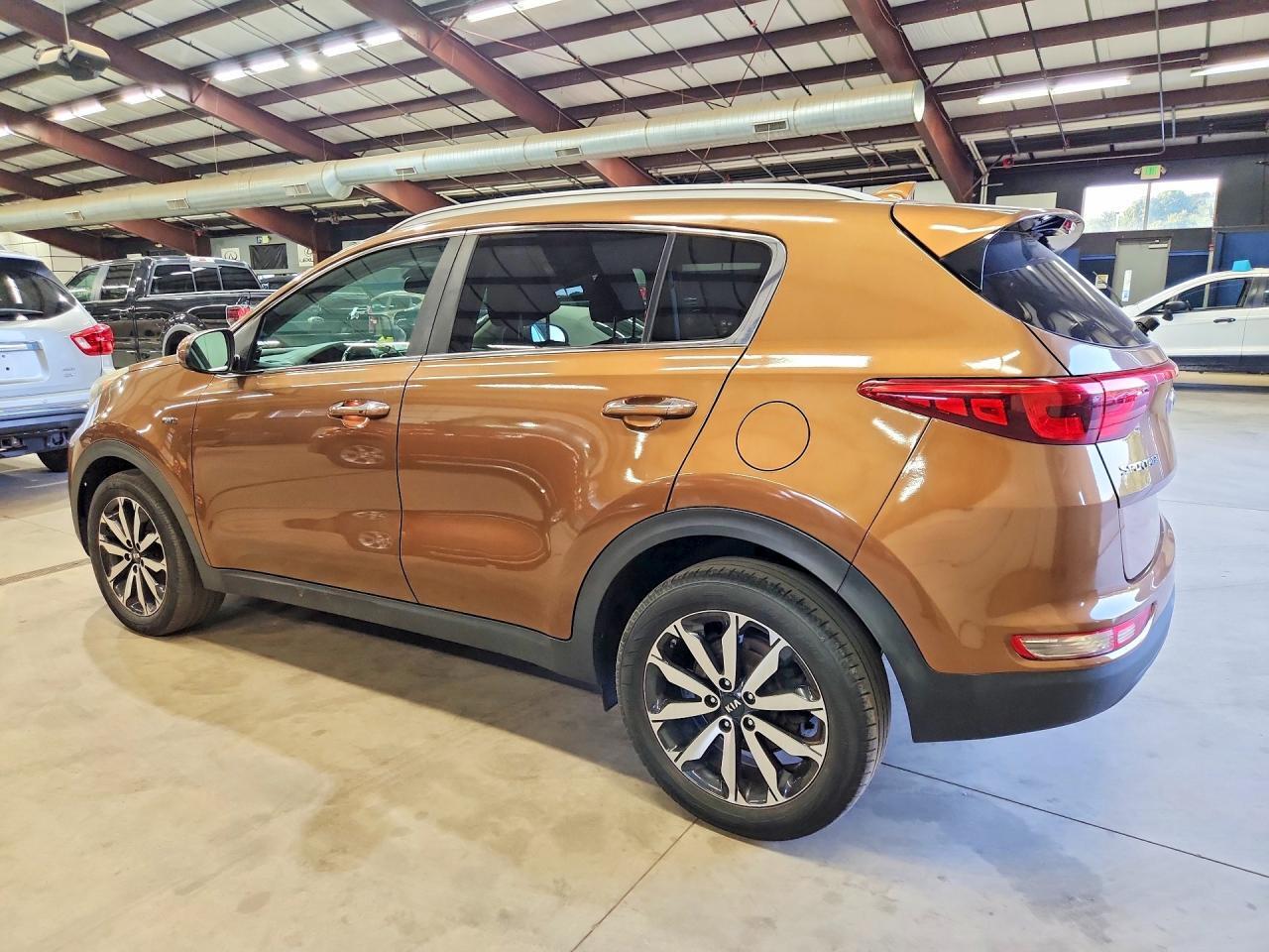 2017 KIA SPORTAGE EX — Фото 2 из 13