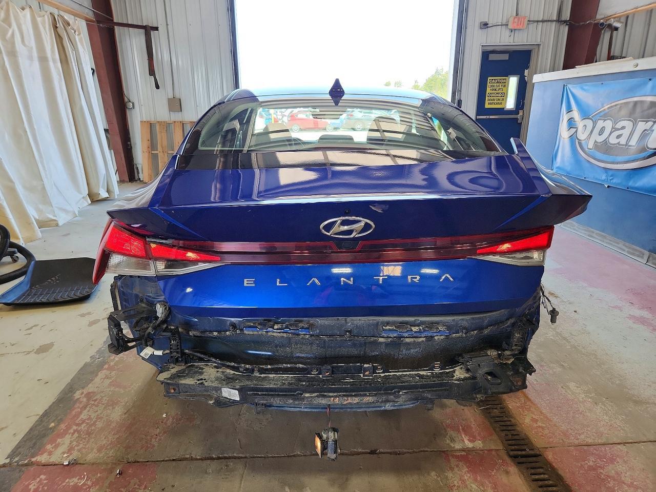 2023 HYUNDAI ELANTRA SEL — Фото 6 из 13
