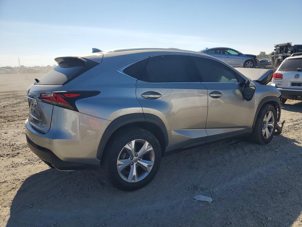 2017 LEXUS NX 200T BASE — Фото 3 из 12