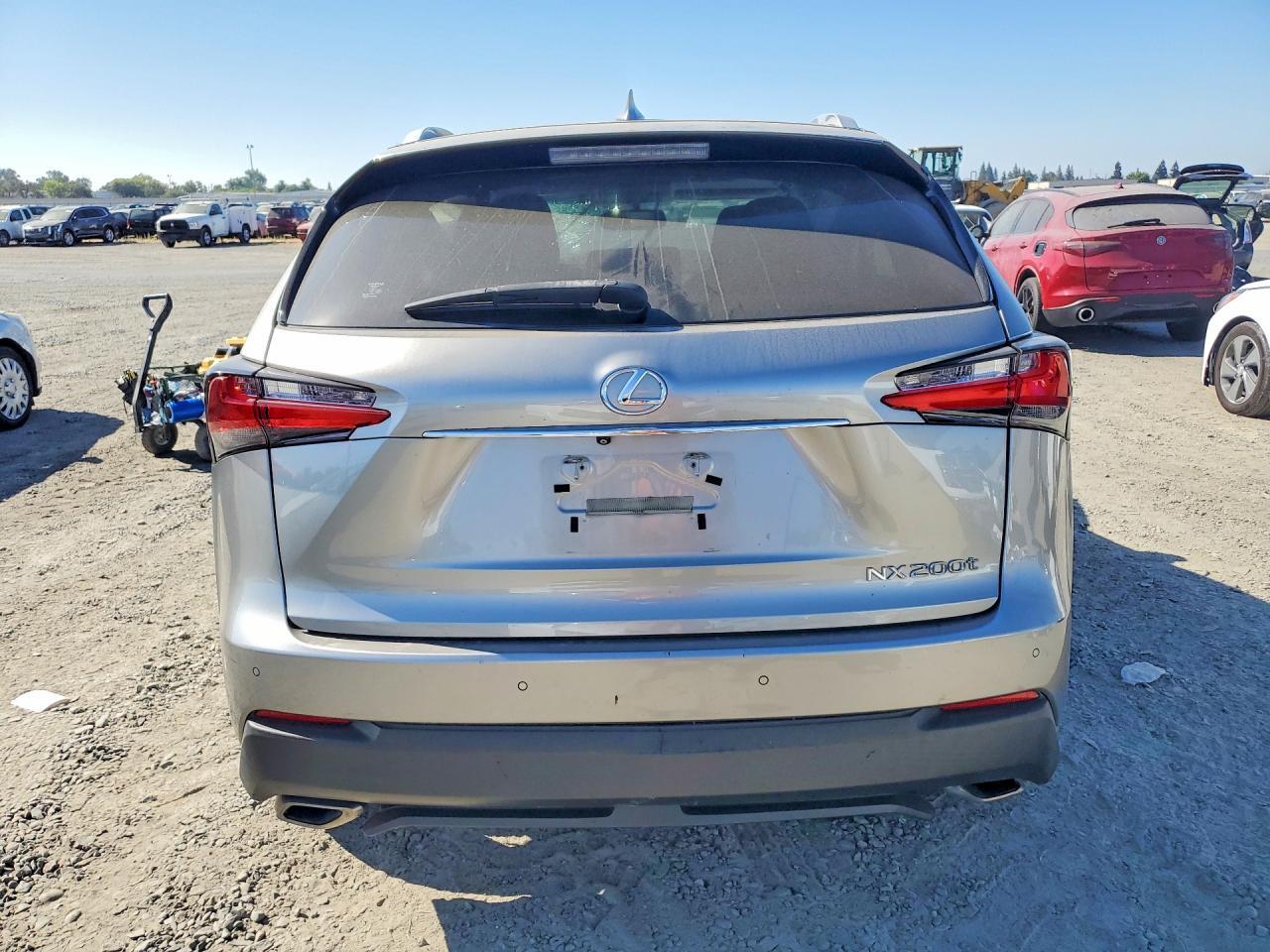2017 LEXUS NX 200T BASE — Фото 6 из 12