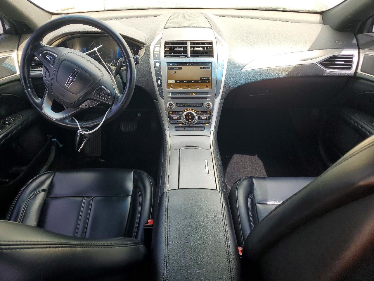 2017 LINCOLN MKZ HYBRID PREMIERE — Фото 8 из 12