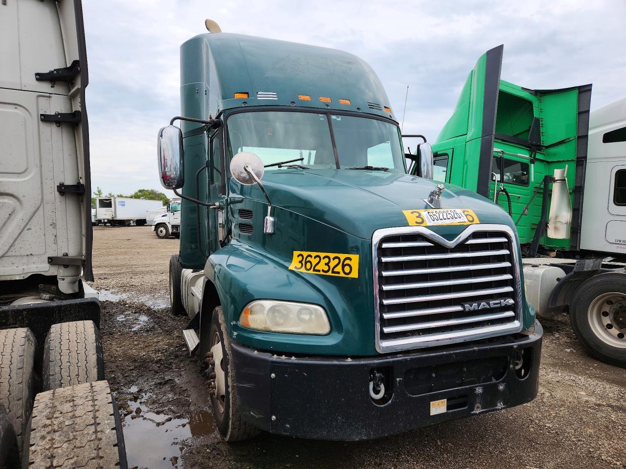 2017 MACK CXU612 SEMI TRUCK — Фото 4 из 13
