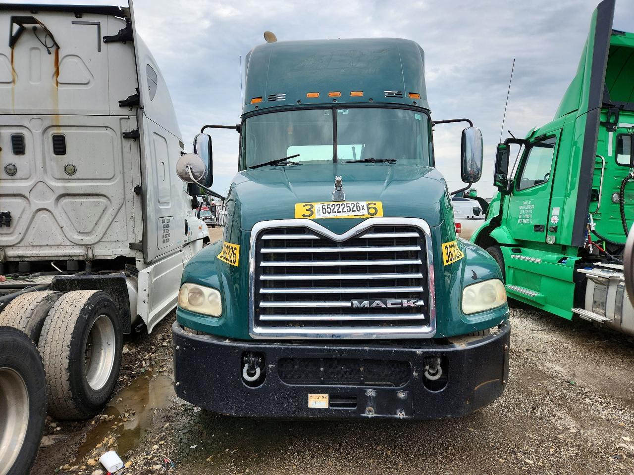 2017 MACK CXU612 SEMI TRUCK — Фото 5 из 13