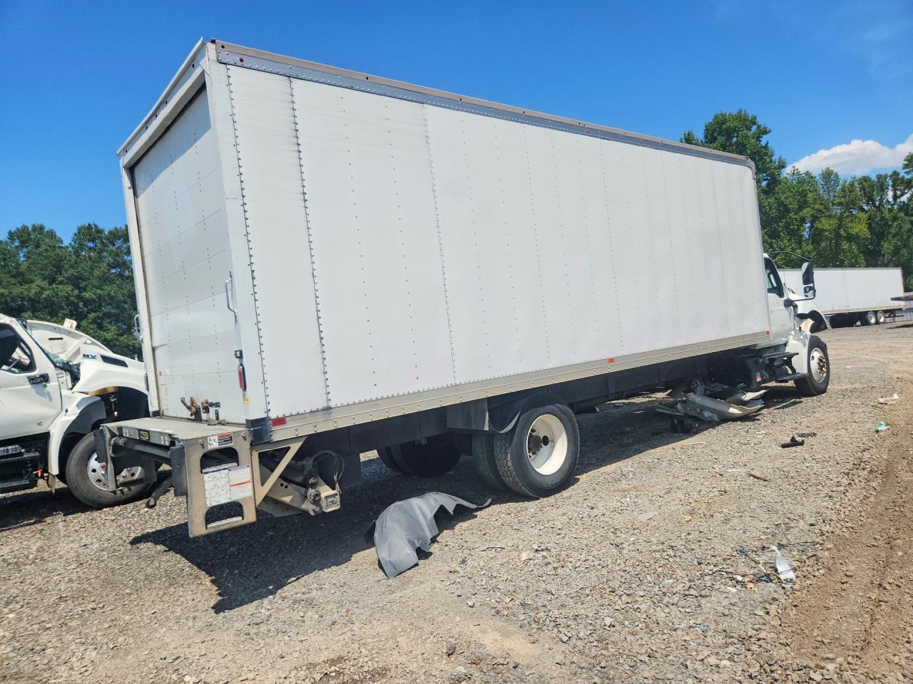 2023 INTERNATIONAL MV607 BOX TRUCK — Фото 3 из 13