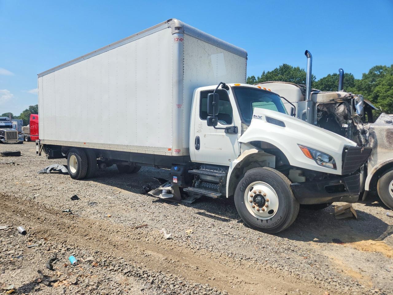 2023 INTERNATIONAL MV607 BOX TRUCK — Фото 4 из 13