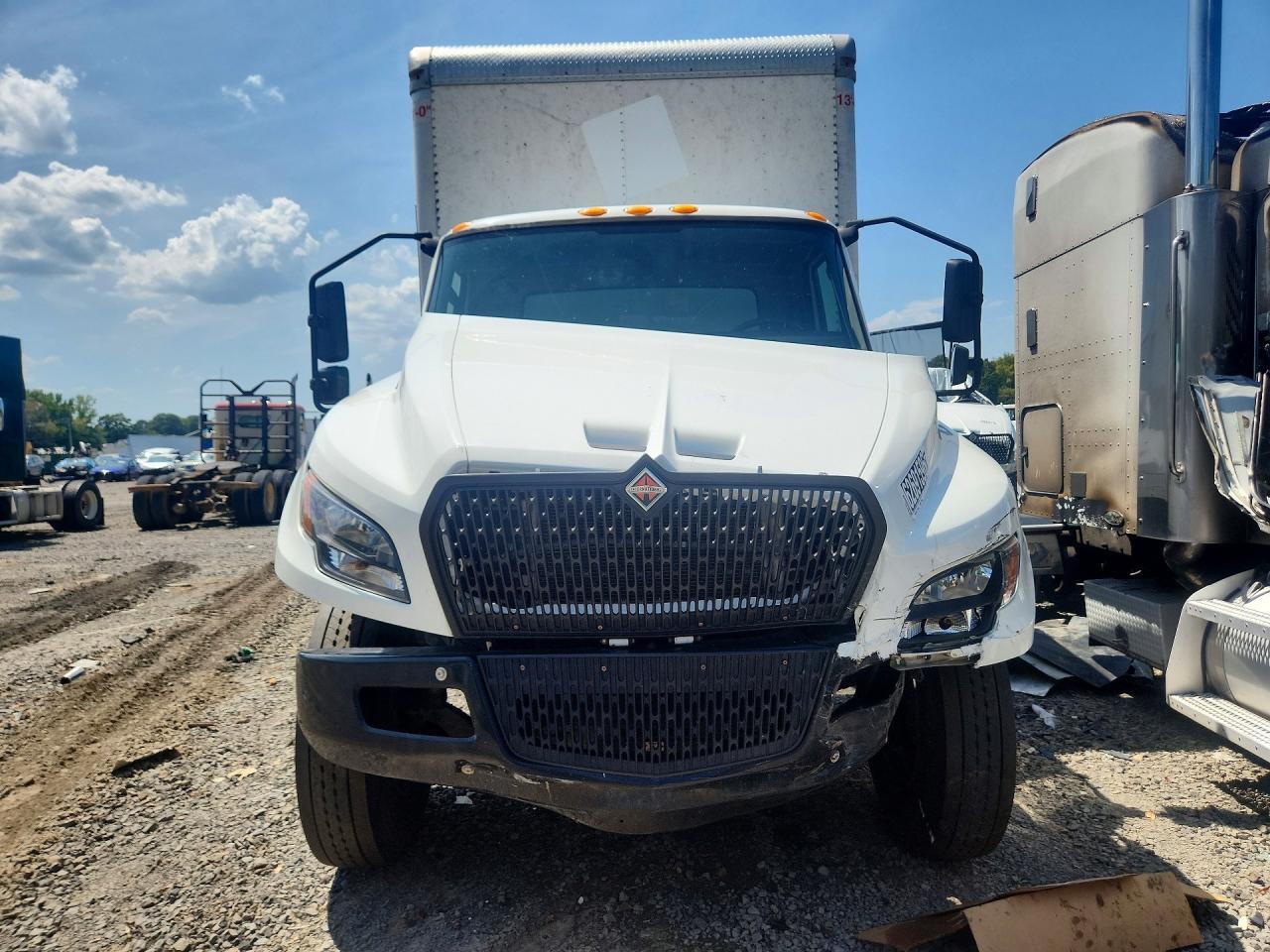 2023 INTERNATIONAL MV607 BOX TRUCK — Фото 5 из 13