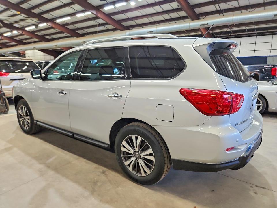 2017 NISSAN PATHFINDER SV — Фото 2 из 13