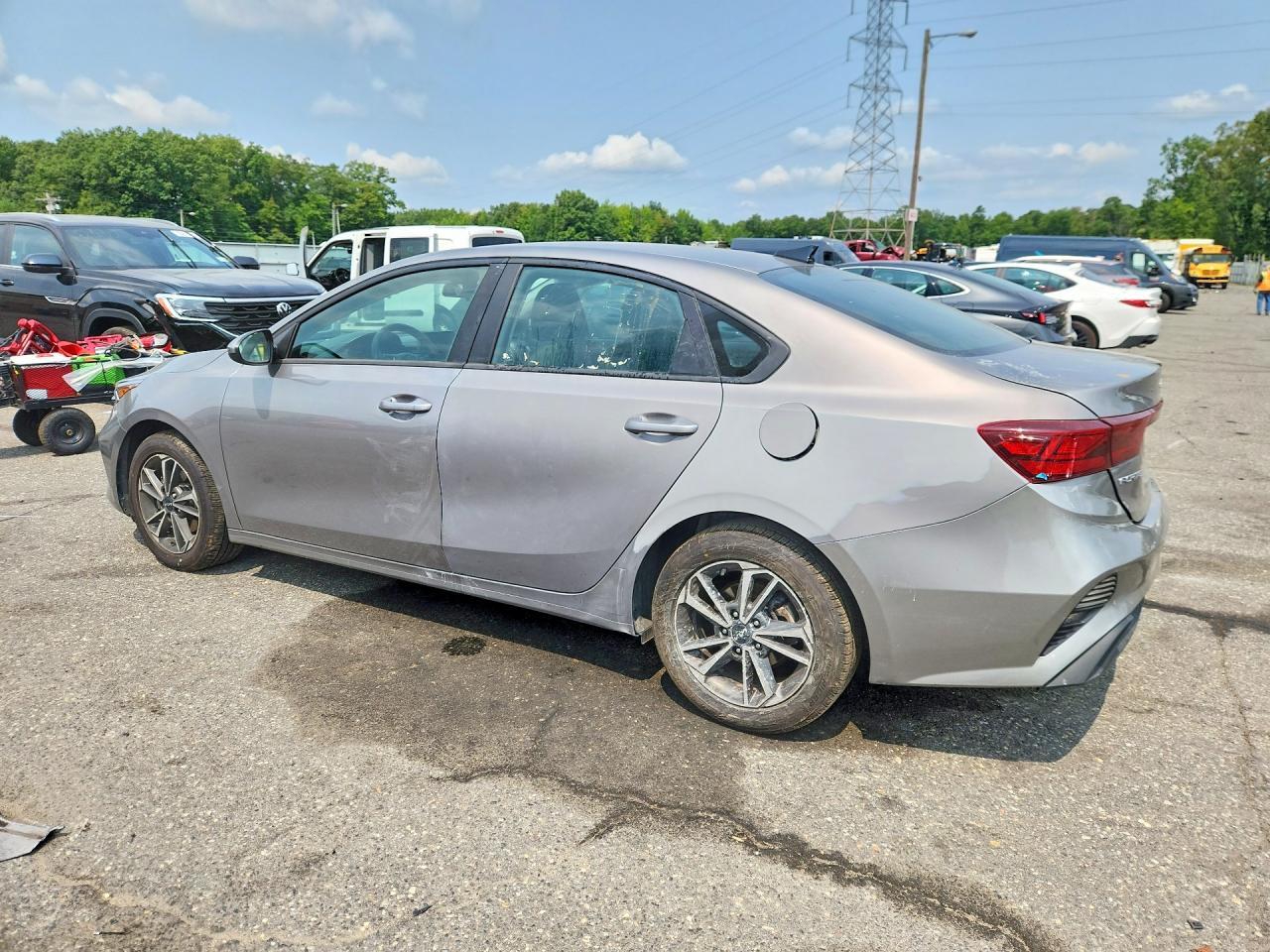 2023 KIA FORTE LXS — Фото 2 из 12