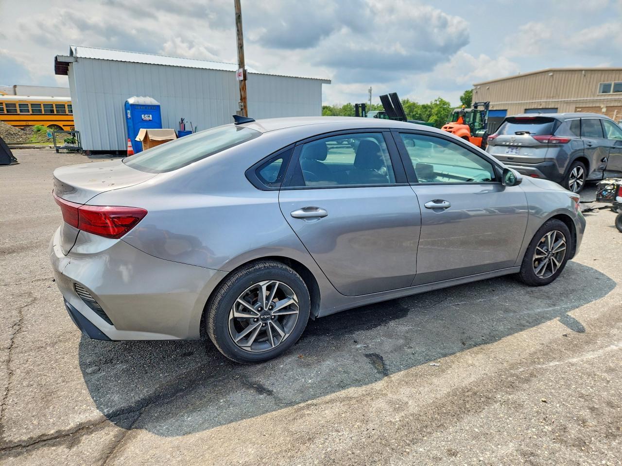 2023 KIA FORTE LXS — Фото 3 из 12