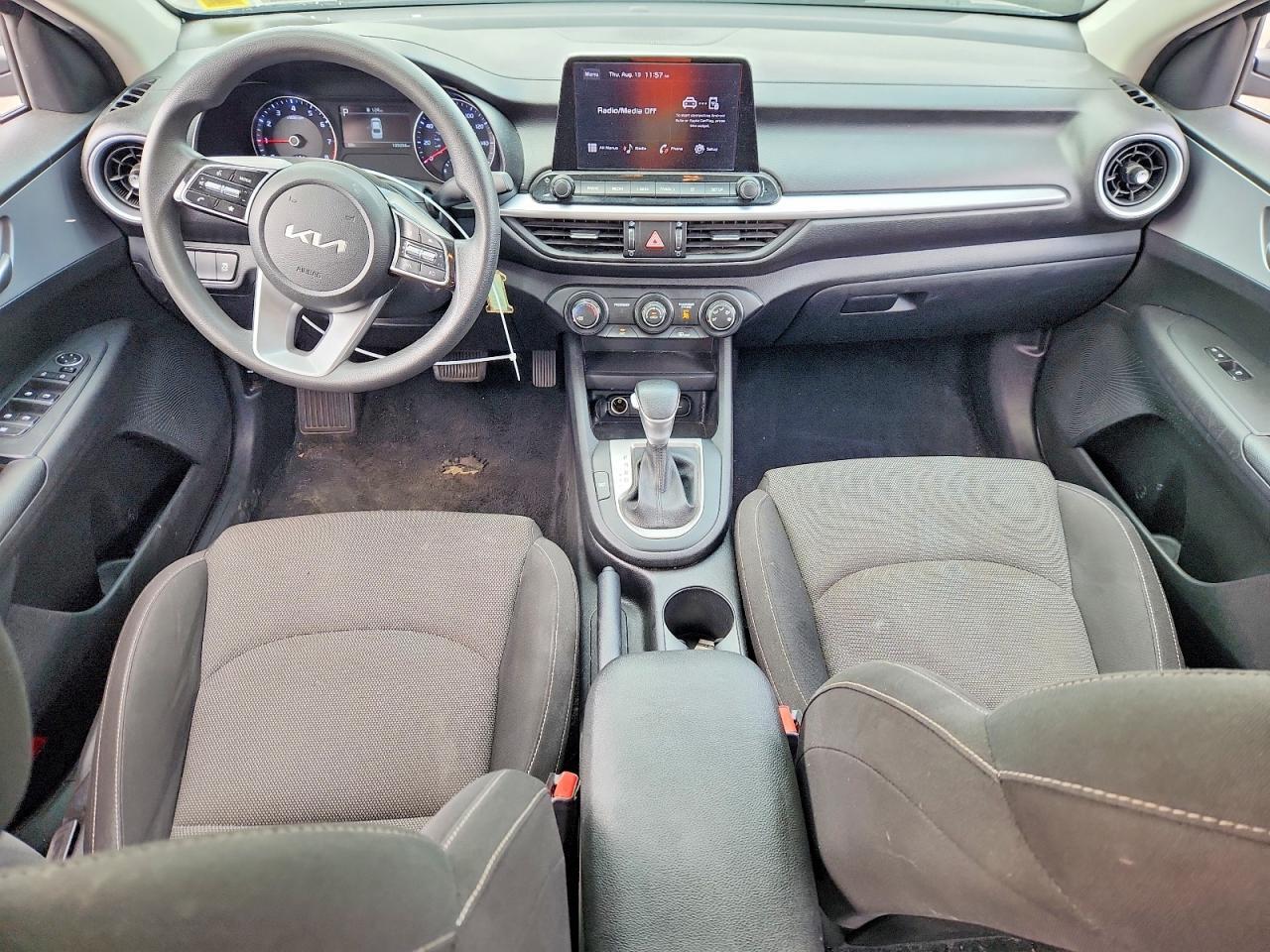 2023 KIA FORTE LXS — Фото 8 из 12