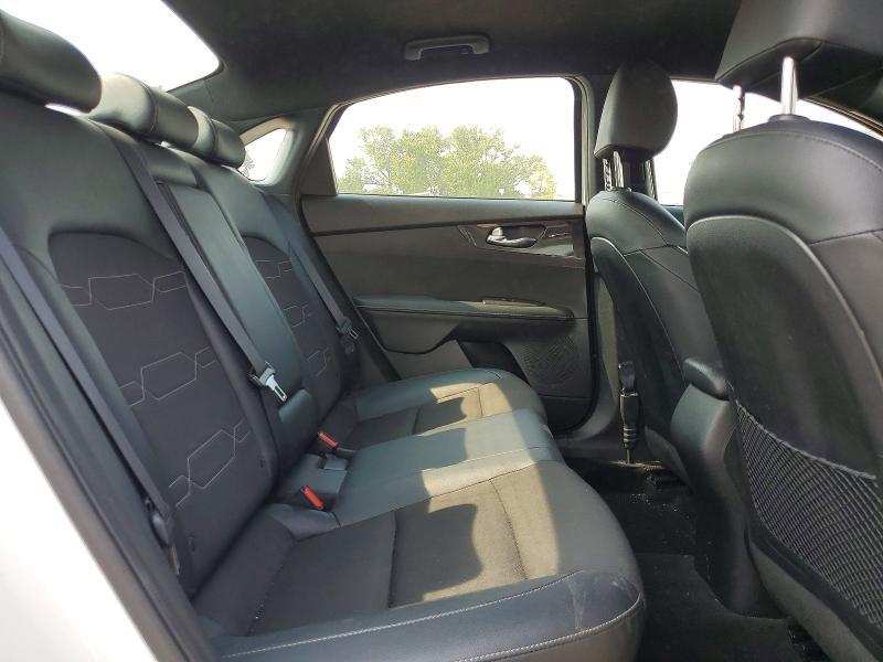 2023 KIA FORTE GT LINE — Фото 10 из 12