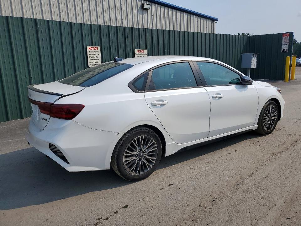 2023 KIA FORTE GT LINE — Фото 3 из 12