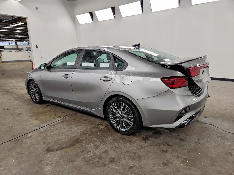 2023 KIA FORTE GT LINE — Фото 2 из 12
