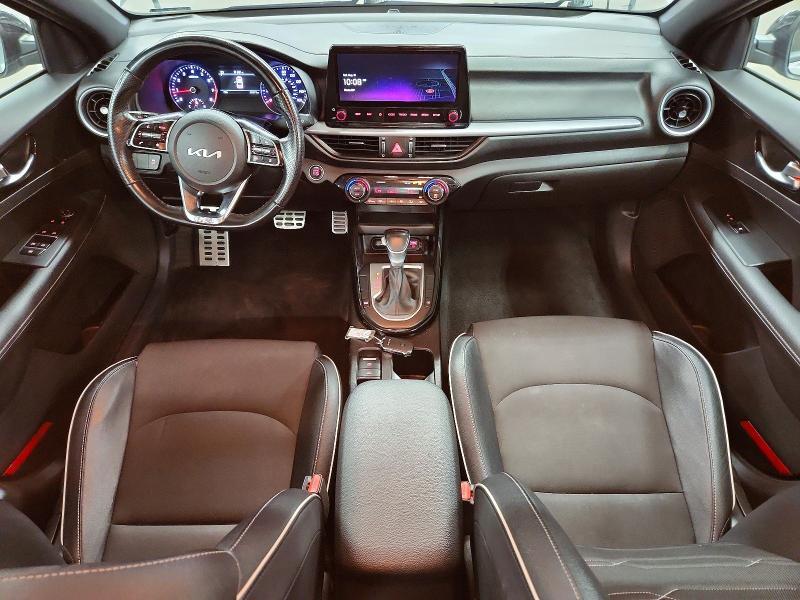 2023 KIA FORTE GT LINE — Фото 8 из 12