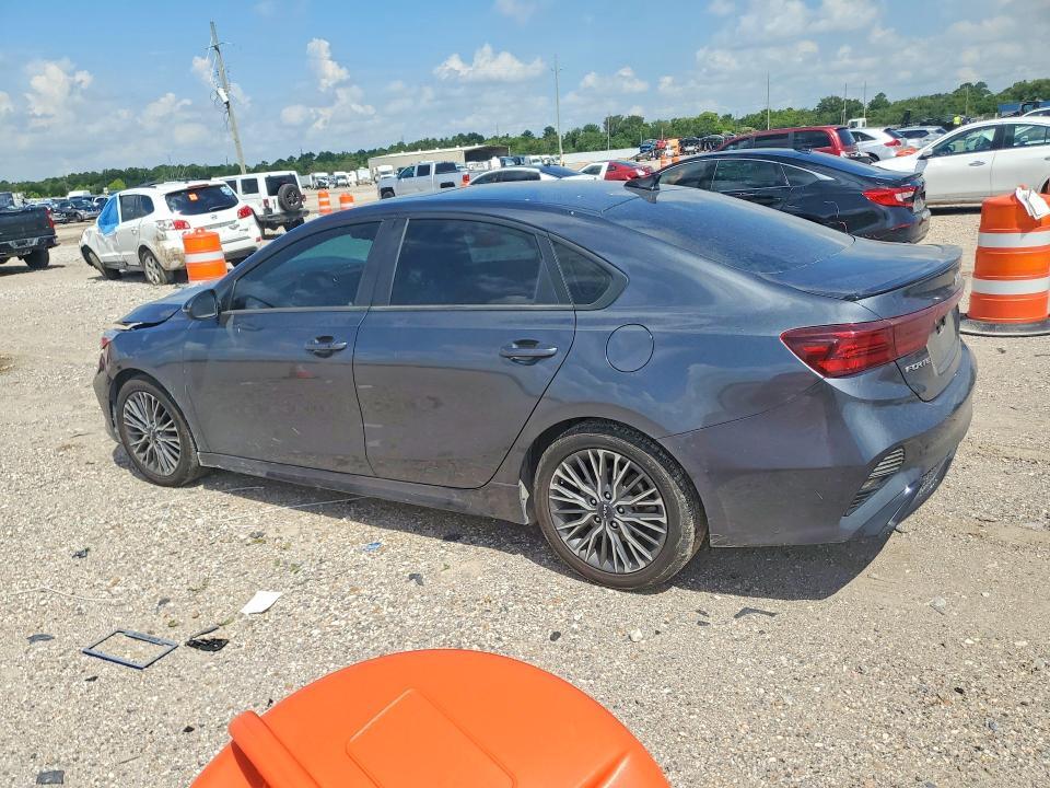 2023 KIA FORTE GT LINE — Фото 2 из 12