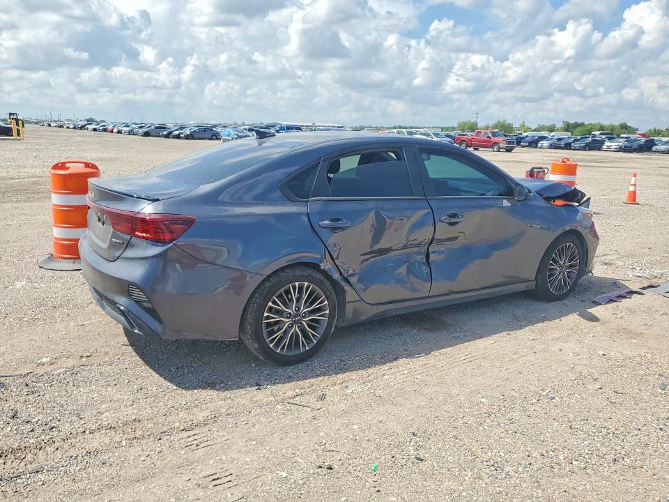 2023 KIA FORTE GT LINE — Фото 3 из 12