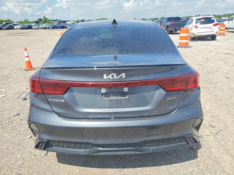 2023 KIA FORTE GT LINE — Фото 6 из 12