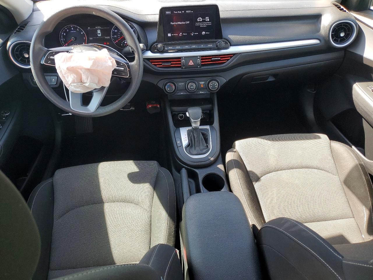 2023 KIA FORTE LXS — Фото 8 из 13