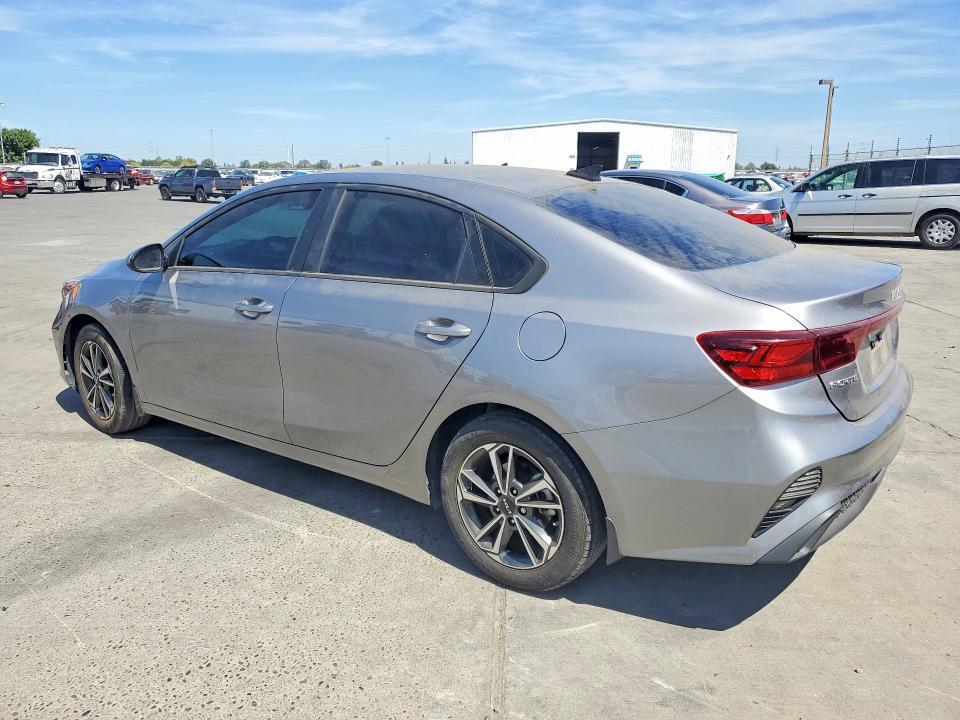 2023 KIA FORTE LXS — Фото 2 из 12