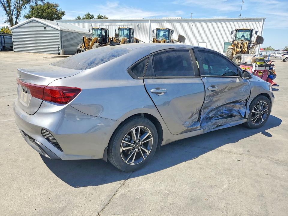 2023 KIA FORTE LXS — Фото 3 из 12