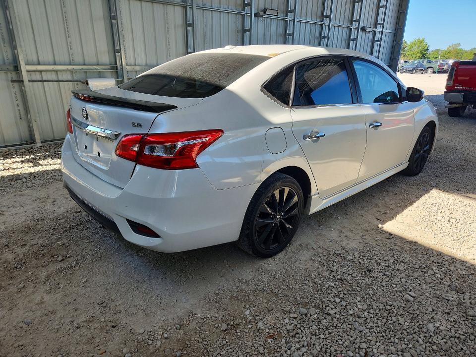 2017 NISSAN SENTRA SR — Фото 3 из 12