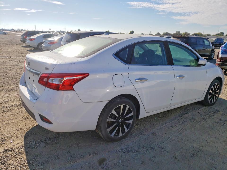 2017 NISSAN SENTRA SV — Фото 3 из 12