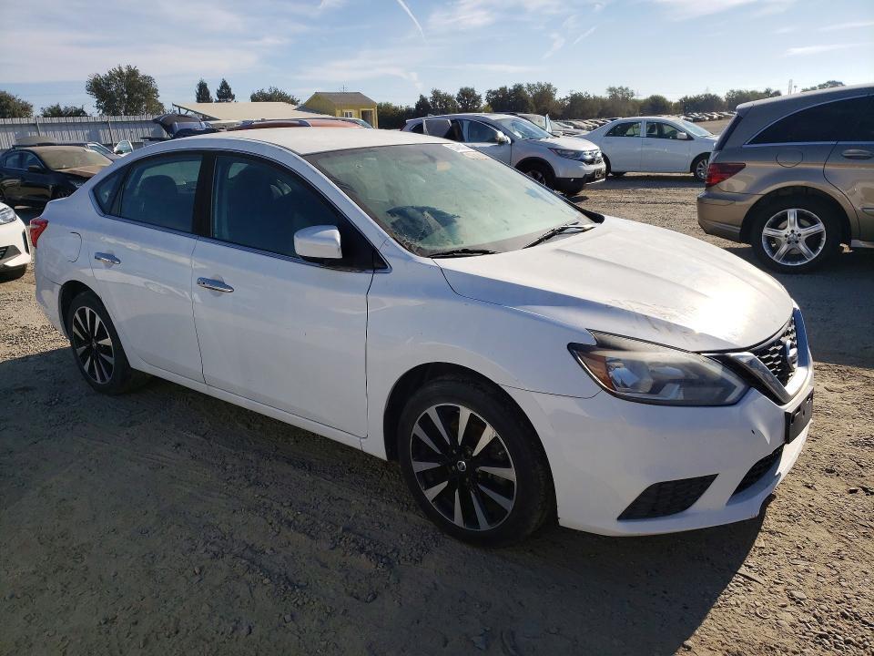 2017 NISSAN SENTRA SV — Фото 4 из 12