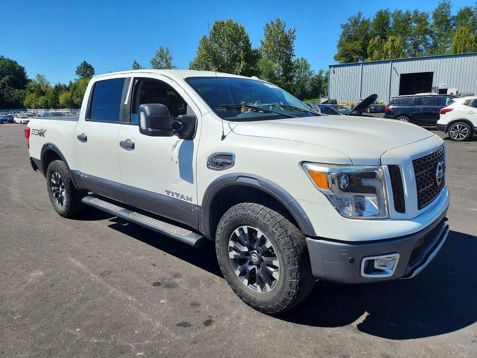 2017 NISSAN TITAN PRO-4X — Фото 4 из 12