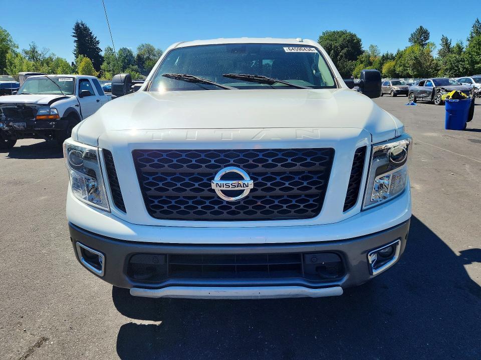 2017 NISSAN TITAN PRO-4X — Фото 5 из 12