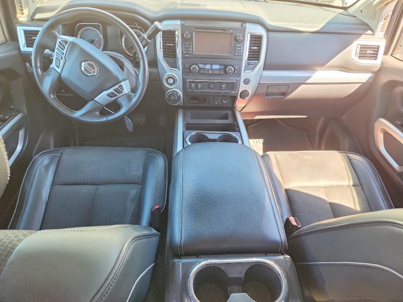 2017 NISSAN TITAN PRO-4X — Фото 8 из 12