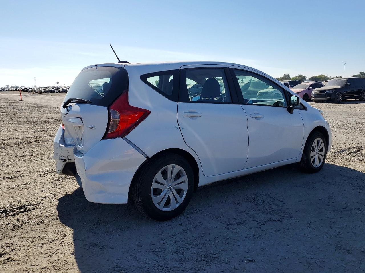 2017 NISSAN VERSA NOTE SV — Фото 3 из 12