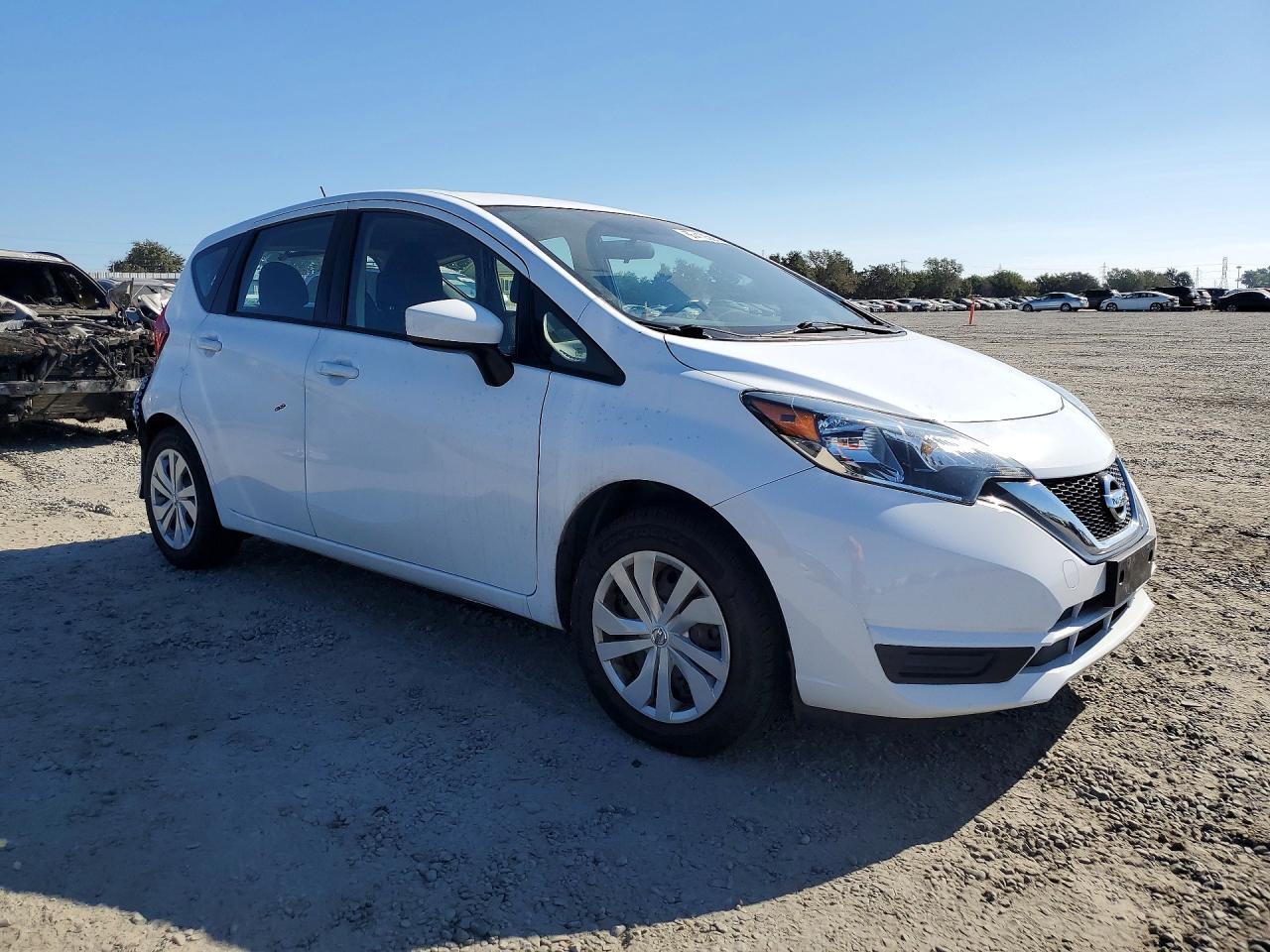2017 NISSAN VERSA NOTE SV — Фото 4 из 12
