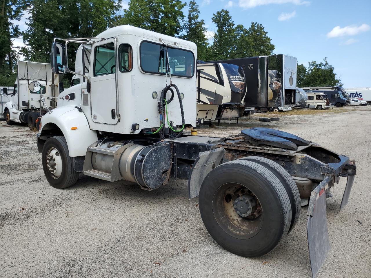 2017 PETERBILT 348 — Фото 2 из 12