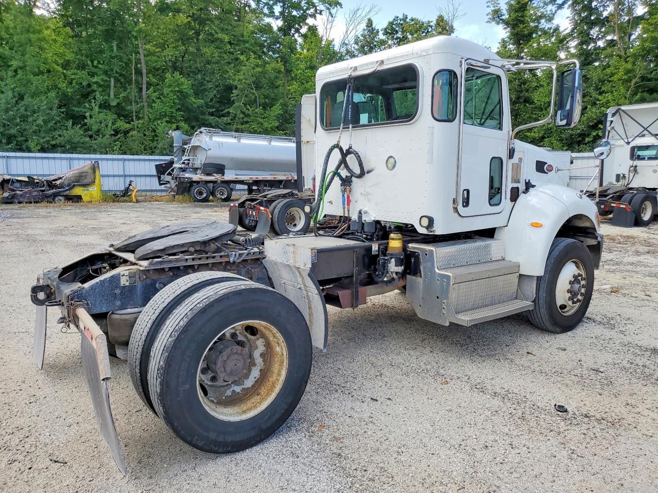 2017 PETERBILT 348 — Фото 3 из 12