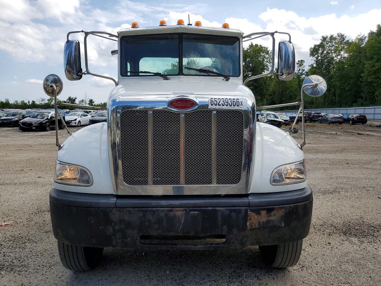 2017 PETERBILT 348 — Фото 5 из 12