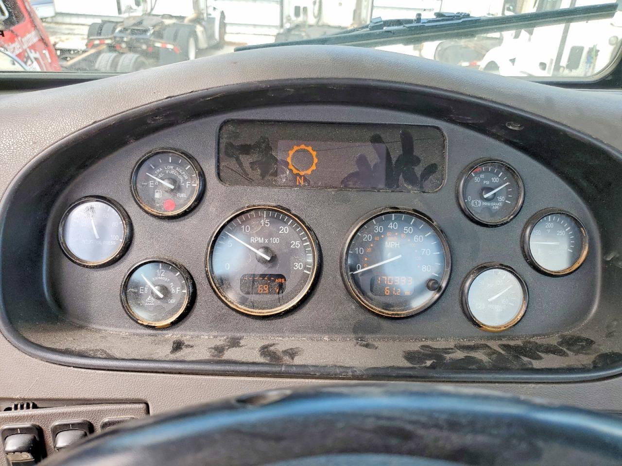2017 PETERBILT 348 — Фото 9 из 12