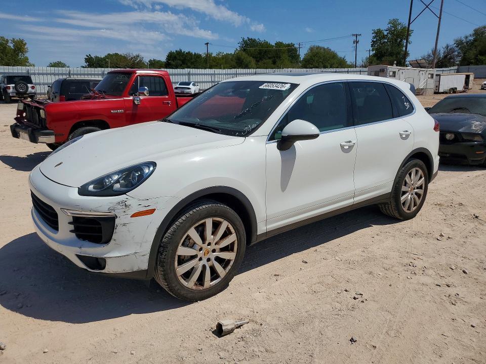 2017 PORSCHE CAYENNE WP1AB2A24HLA52752