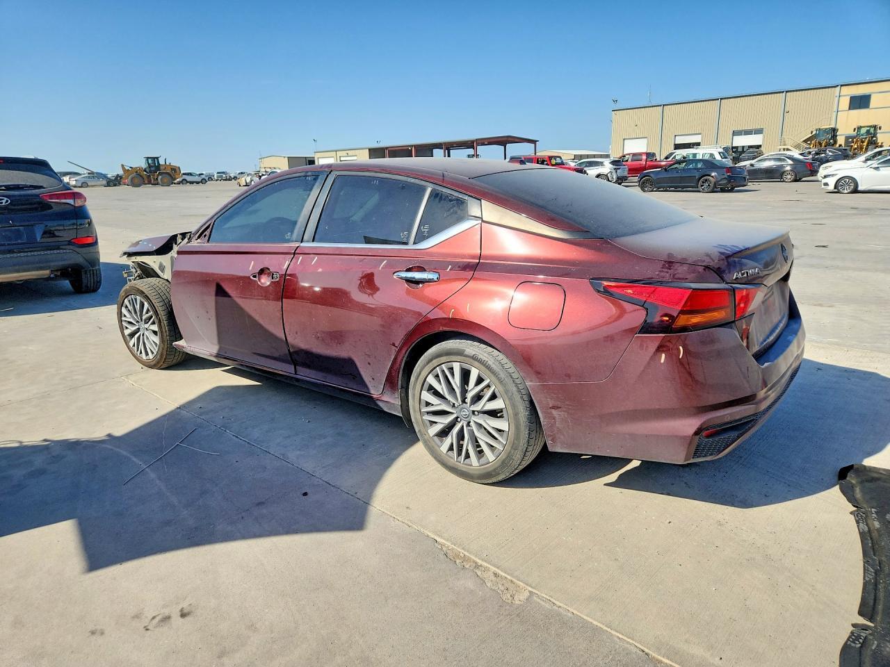 2023 NISSAN ALTIMA SV — Фото 2 из 12
