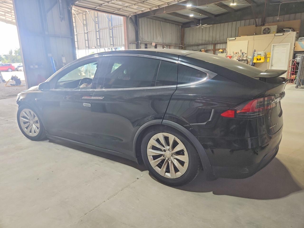 2017 TESLA MODEL X — Фото 2 из 14