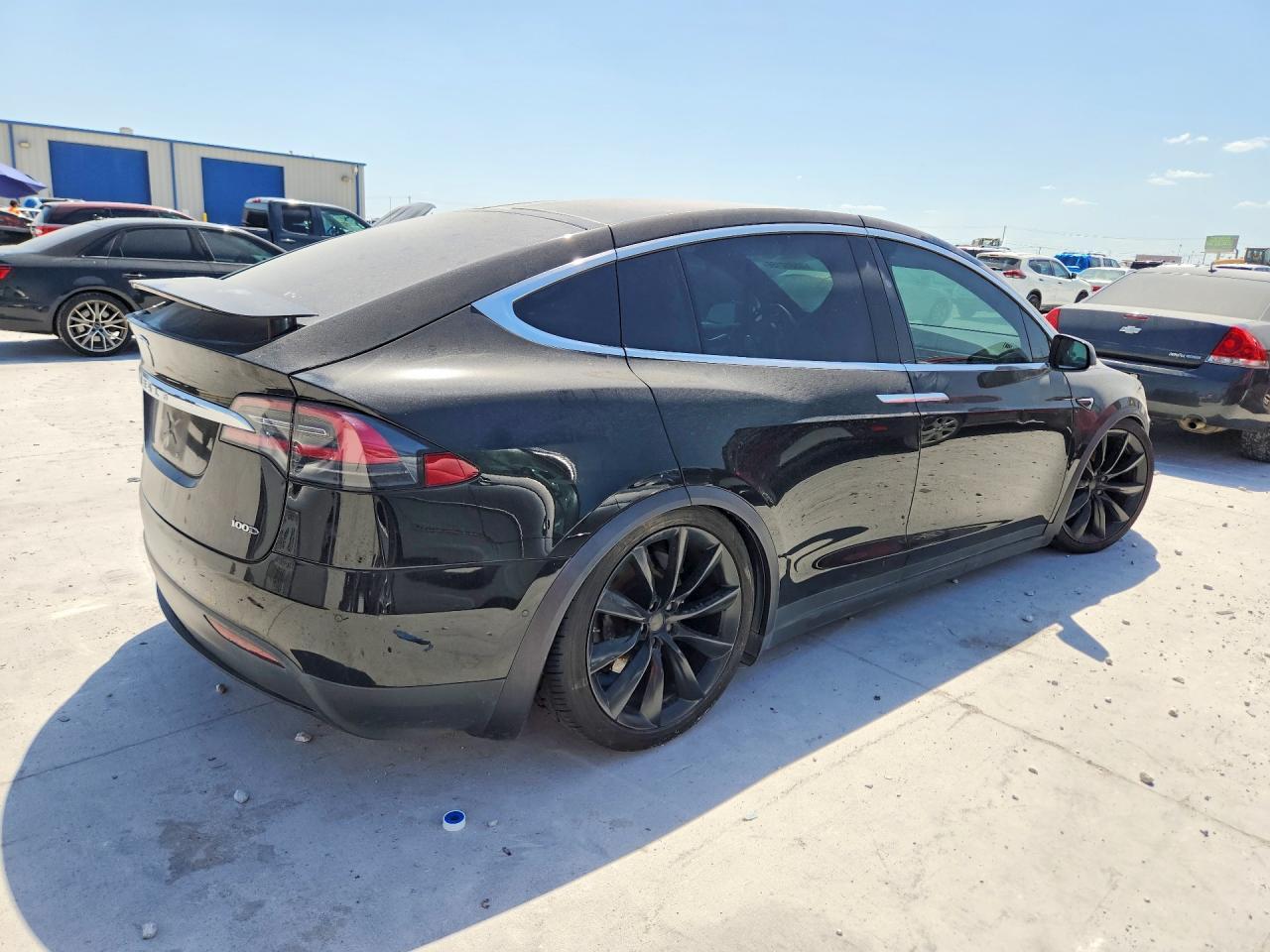 2017 TESLA MODEL X — Фото 3 из 13