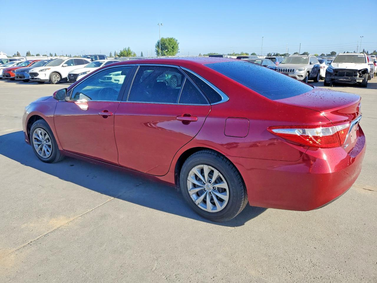 2017 TOYOTA CAMRY LE — Фото 2 из 12