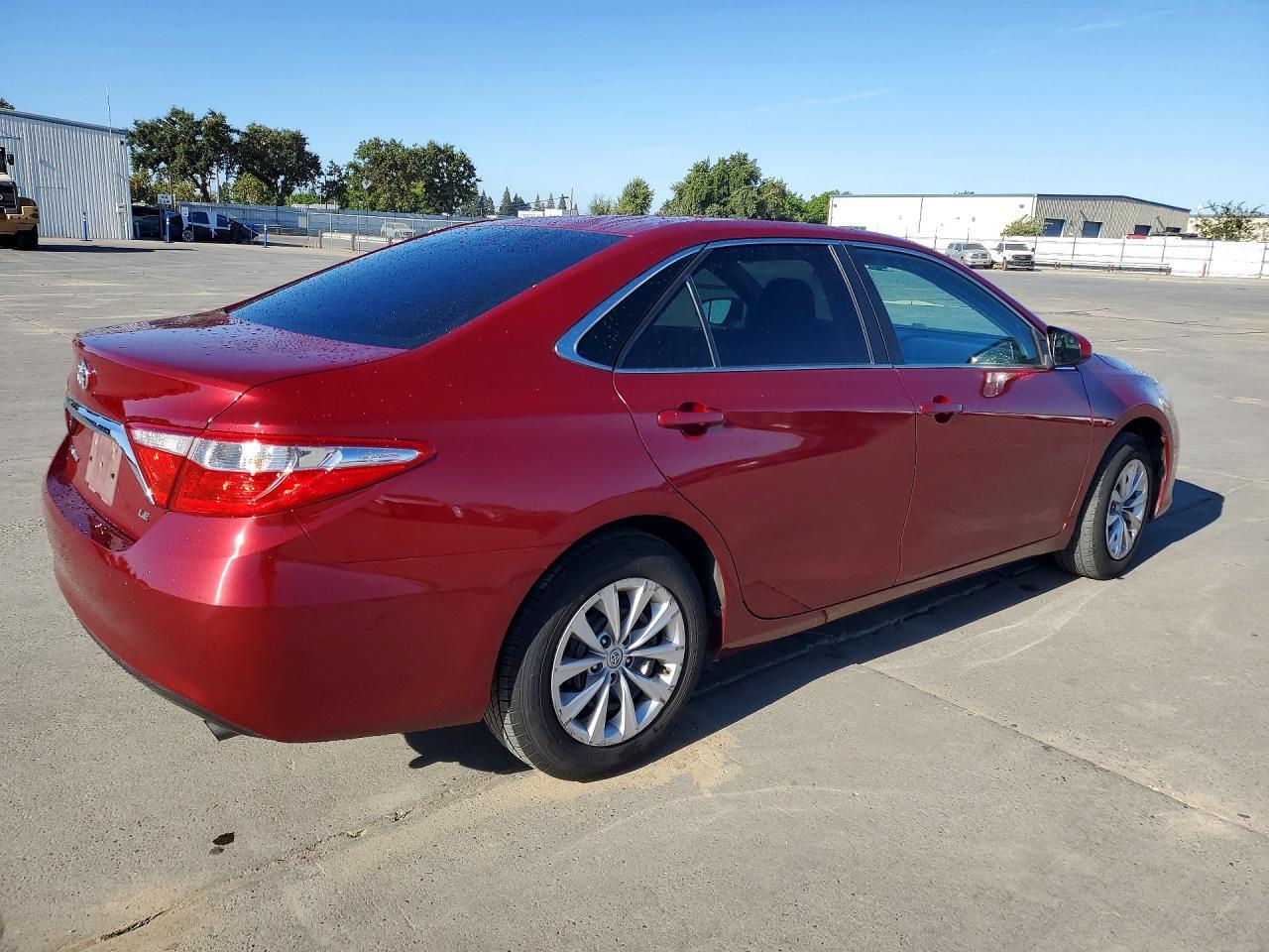 2017 TOYOTA CAMRY LE — Фото 3 из 12