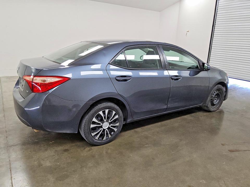 2017 TOYOTA COROLLA LE — Фото 3 из 12