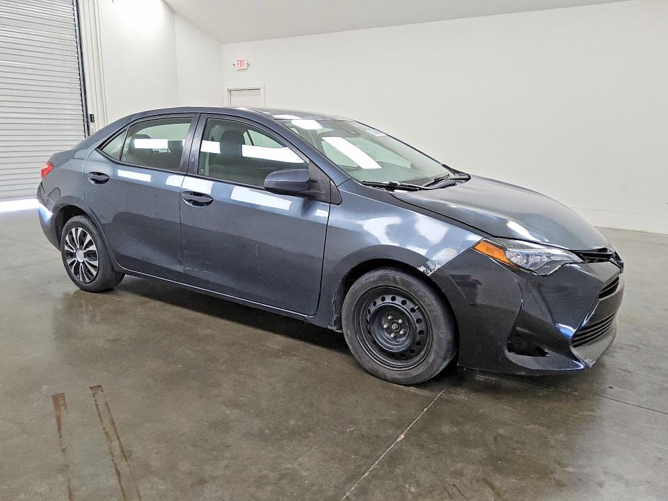 2017 TOYOTA COROLLA LE — Фото 4 из 12
