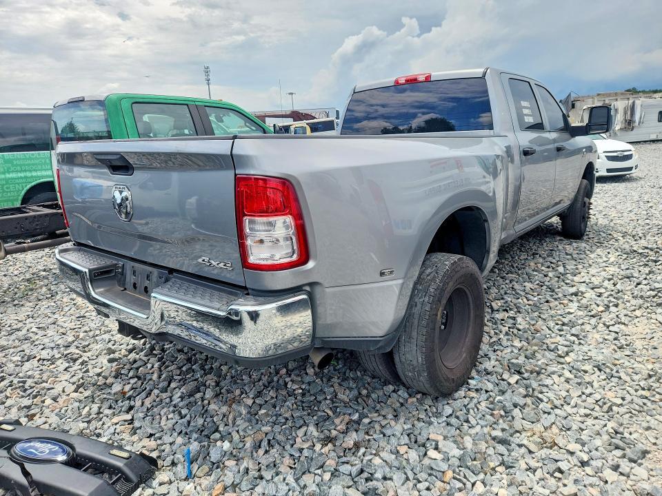 3C63RRGL4PG542576 2023 RAM 3500 photo no. 3